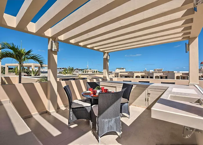 Beachfront W/ Pool Access! Playa del Carmen