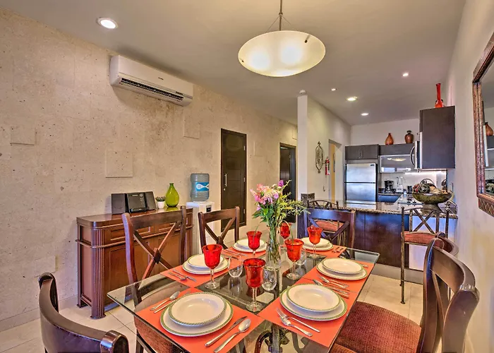 Beachfront W/ Pool Access! * Playa del Carmen