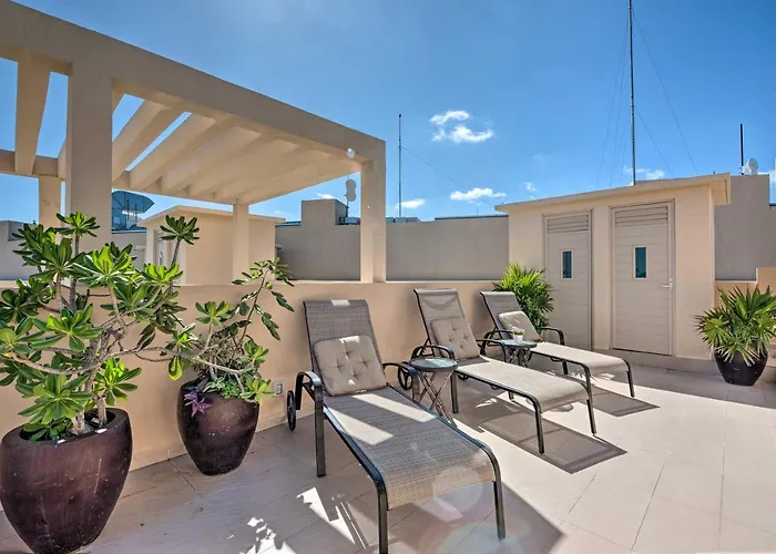 Hébergement de vacances Beachfront W/ Pool Access! *
