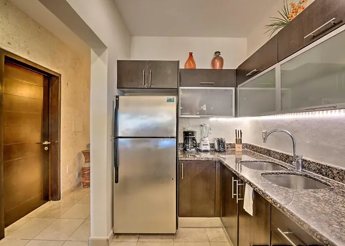 Hébergement de vacances Beachfront W/ Pool Access! *