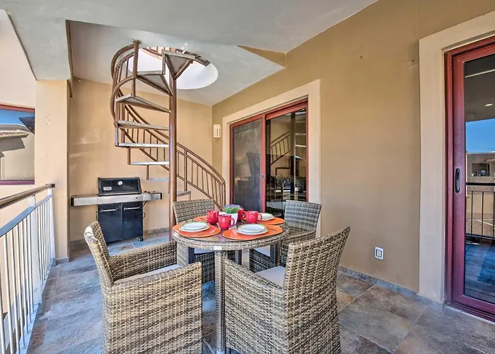 Hébergement de vacances Beachfront W/ Pool Access! *
