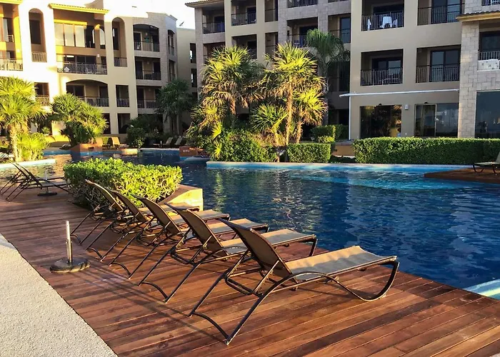 Beachfront W/ Pool Access! Hébergement de vacances Playa del Carmen