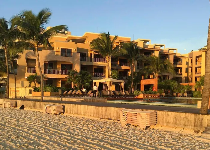 Beachfront W/ Pool Access! * Playa del Carmen